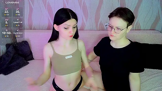  crazy baby  online show from March 16, 2025, 4:09 am