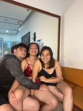 Snapshot of Nina-Eros1 chatting on February 5, 2026, 8:13 pm Nina-Eros1 online show from February 5, 2026, 8:13 pm