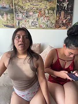 Snapshot of Nina-Eros1 chatting on February 18, 2026, 10:06 pm Nina-Eros1 online show from February 18, 2026, 10:06 pm