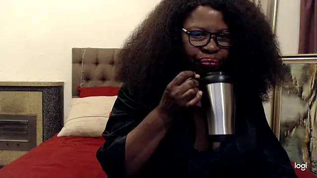 OmegaLipps online show from December 18, 2025, 2:28 am