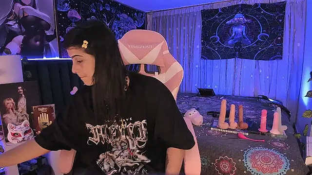 LanaKyutt online show from March 3, 2025, 6:04 am