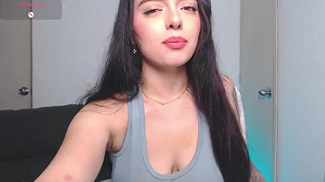 sophialorens s online show from June 12, 2026, 8:52 pm