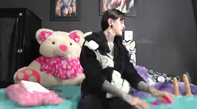 Snapshot of emma_onassis_17 chatting on January 12, 2025, 8:57 am emma onassis 17 online show from January 12, 2025, 8:57 am