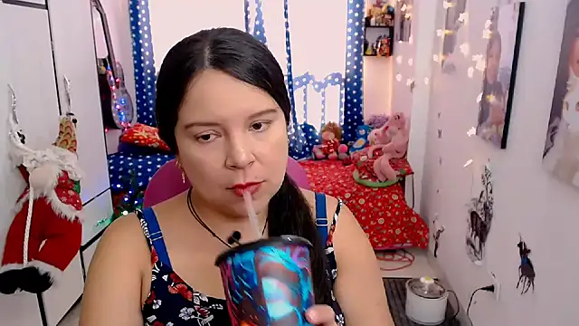 Snapshot of claryssa_ chatting on December 6, 2024, 4:17 pm claryssa online show from December 6, 2024, 4:17 pm