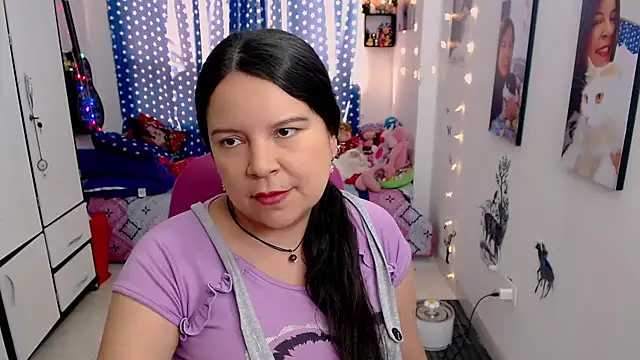 Snapshot of claryssa_ chatting on January 10, 2025, 8:37 pm claryssa online show from January 10, 2025, 8:37 pm