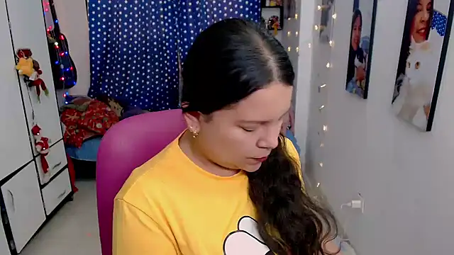 claryssa  online show from January 9, 2026, 9:05 pm