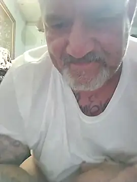 bigdoog8 online show from June 4, 2026, 10:49 pm