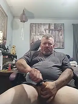 bigdoog8 online show from June 10, 2026, 10:52 pm