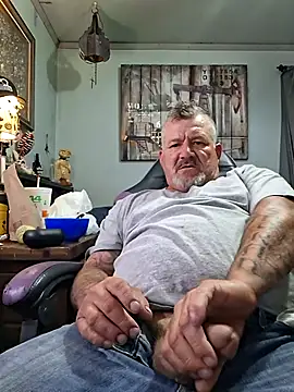 bigdoog8 online show from July 11, 2026, 3:42 am