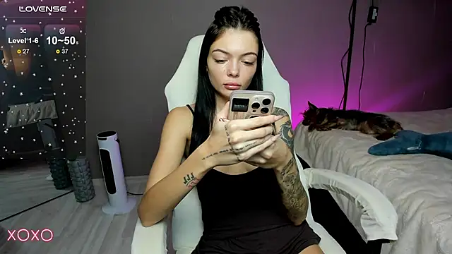 Snapshot of Mariella_Adamss chatting on October 10, 2025, 8:13 am Mariella Adamss online show from October 10, 2025, 8:13 am