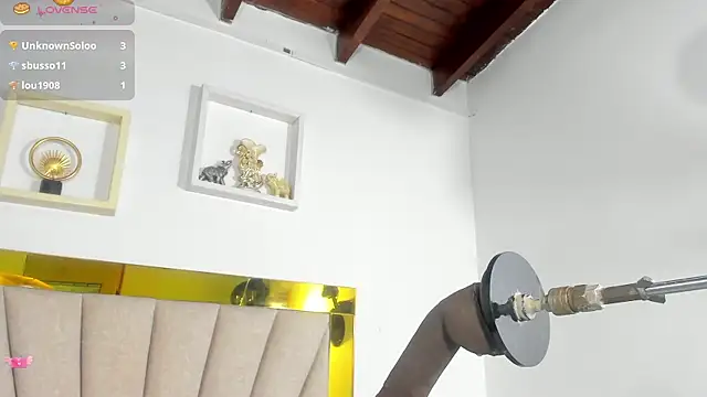 Snapshot of angel_dthroatt chatting on December 18, 2024, 3:11 pm angel dthroatt online show from December 18, 2024, 3:11 pm