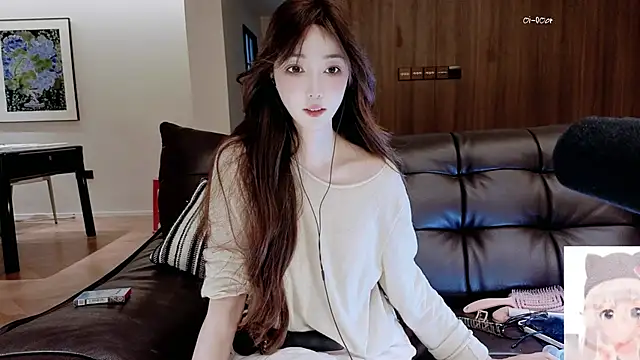 -Aricia- online show from May 18, 2026, 1:06 pm