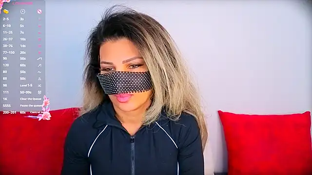 Turkish Latina online show from October 2, 2025, 12:12 pm