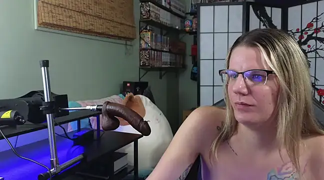 Sarahtineke online show from December 23, 2024, 6:16 pm