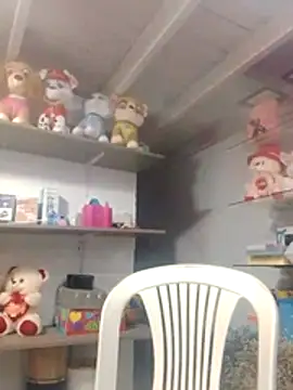 Snapshot of VivienAndClark chatting on October 28, 2025, 9:39 pm VivienAndClark online show from October 28, 2025, 9:39 pm