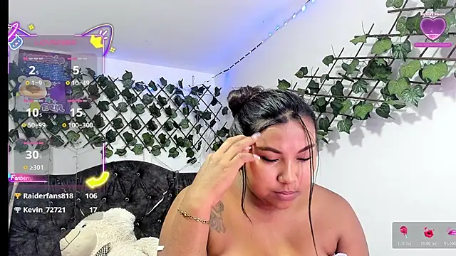 Snapshot of PaulinaSwan chatting on November 6, 2025, 6:03 am PaulinaSwan online show from November 6, 2025, 6:03 am