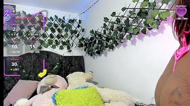 Snapshot of PaulinaSwan chatting on November 25, 2025, 4:23 am PaulinaSwan online show from November 25, 2025, 4:23 am