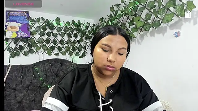 Snapshot of PaulinaSwan chatting on January 5, 2026, 5:49 pm PaulinaSwan online show from January 5, 2026, 5:49 pm