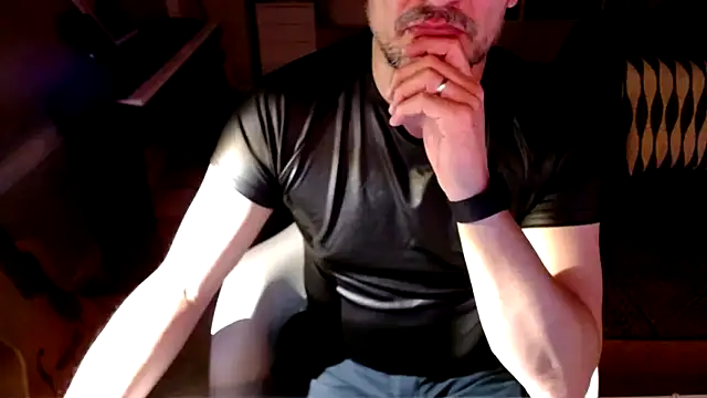 Snapshot of TheBongoBong chatting on March 9, 2025, 6:17 am TheBongoBong online show from March 9, 2025, 6:17 am