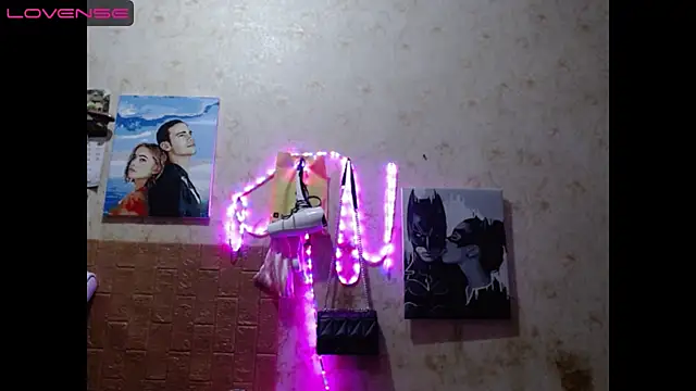 Snapshot of Light_Luna chatting on December 9, 2024, 2:49 pm Light Luna online show from December 9, 2024, 2:49 pm