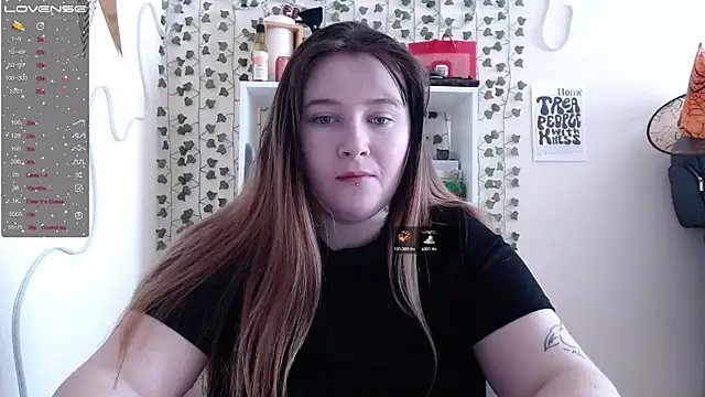 Snapshot of Light_Luna chatting on February 7, 2025, 4:27 am Light Luna online show from February 7, 2025, 4:27 am