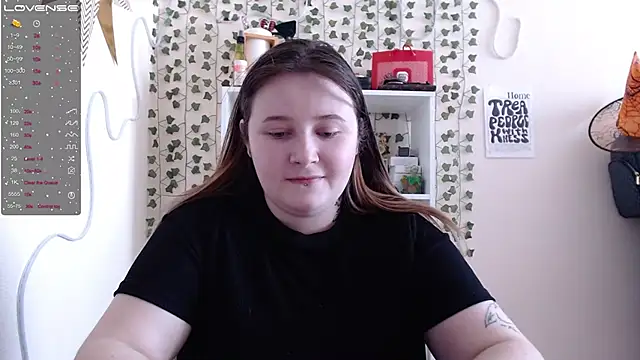 Snapshot of Light_Luna chatting on February 7, 2025, 7:29 am Light Luna online show from February 7, 2025, 7:29 am