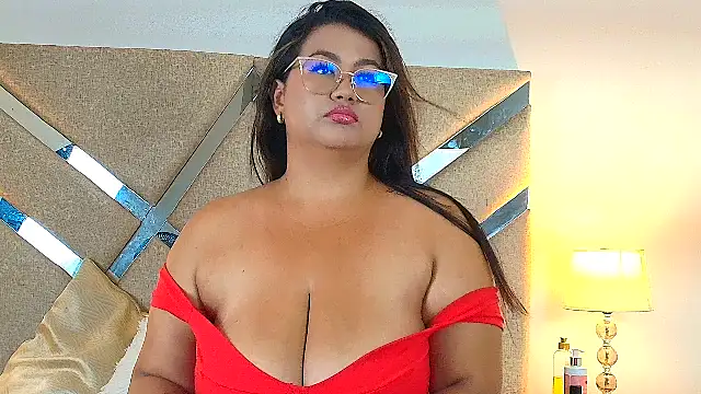 IsabellMendez  online show from April 14, 2026, 9:10 pm