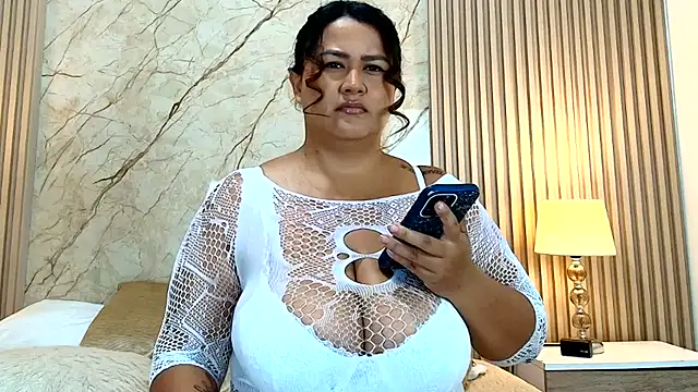 IsabellMendez  online show from July 24, 2026, 9:13 pm