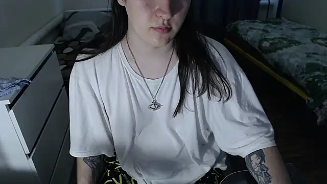 EvaMiron online show from September 16, 2025, 9:43 am