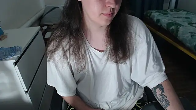 EvaMiron online show from September 22, 2025, 9:22 am