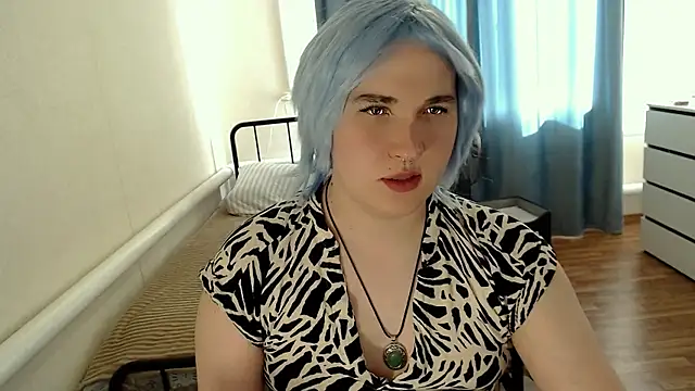Snapshot of EvaMiron chatting on June 25, 2026, 11:48 am EvaMiron online show from June 25, 2026, 11:48 am