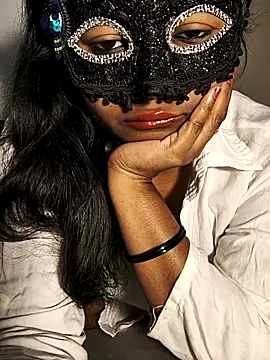 FANTASY QUEEN 07 online show from November 7, 2025, 11:32 am