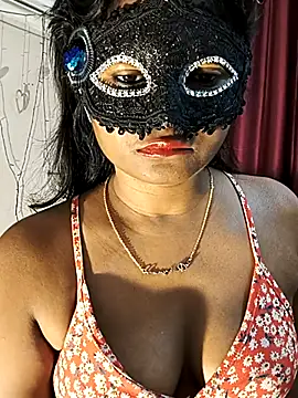 FANTASY QUEEN 07 online show from November 24, 2025, 5:01 pm