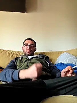 crissbadboy online show from February 4, 2026, 9:37 am