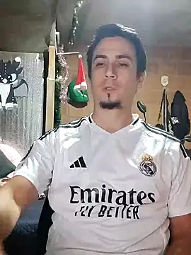 Snapshot of Rejy1992 chatting on December 18, 2024, 3:26 am Rejy1992 online show from December 18, 2024, 3:26 am