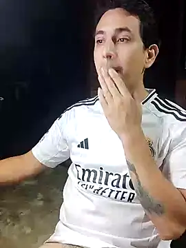 Snapshot of Rejy1992 chatting on January 17, 2025, 4:06 am Rejy1992 online show from January 17, 2025, 4:06 am