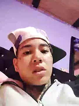 bad couple sex online show from December 3, 2024, 1:08 am