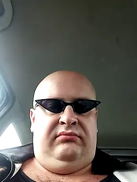 perversalus online show from September 11, 2025, 6:02 am