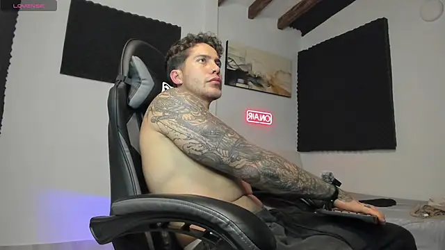 Snapshot of LucianSinclair chatting on September 28, 2025, 12:16 am LucianSinclair online show from September 28, 2025, 12:16 am