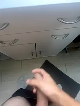 Mecchaud06 online show from October 23, 2025, 1:43 pm