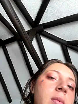 Snapshot of Enyeld_ruru chatting on September 13, 2025, 1:22 pm Enyeld ruru online show from September 13, 2025, 1:22 pm