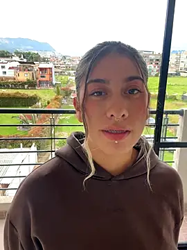 Snapshot of Enyeld_ruru chatting on October 3, 2025, 4:15 pm Enyeld ruru online show from October 3, 2025, 4:15 pm