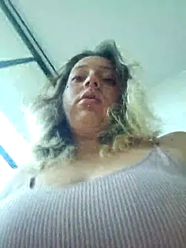 Snapshot of Enyeld_ruru chatting on October 19, 2025, 4:07 pm Enyeld ruru online show from October 19, 2025, 4:07 pm