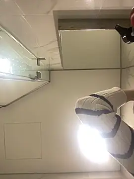 MEOW MEO online show from December 20, 2025, 4:03 pm