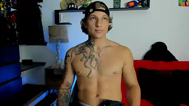 Snapshot of Tom_Krakow chatting on February 19, 2025, 7:59 pm Tom Krakow online show from February 19, 2025, 7:59 pm