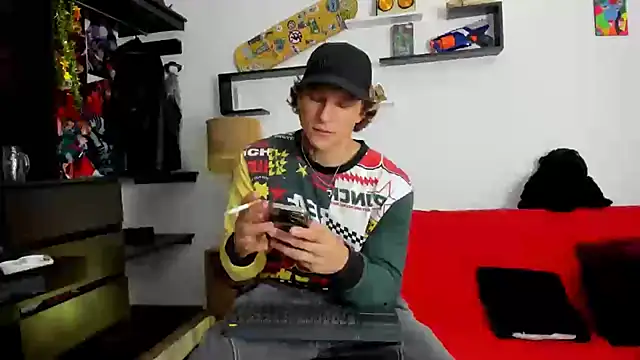 Snapshot of Tom_Krakow chatting on February 26, 2025, 7:49 pm Tom Krakow online show from February 26, 2025, 7:49 pm