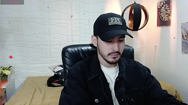 Snapshot of DmitriSanders chatting on December 18, 2024, 8:25 pm DmitriSanders online show from December 18, 2024, 8:25 pm