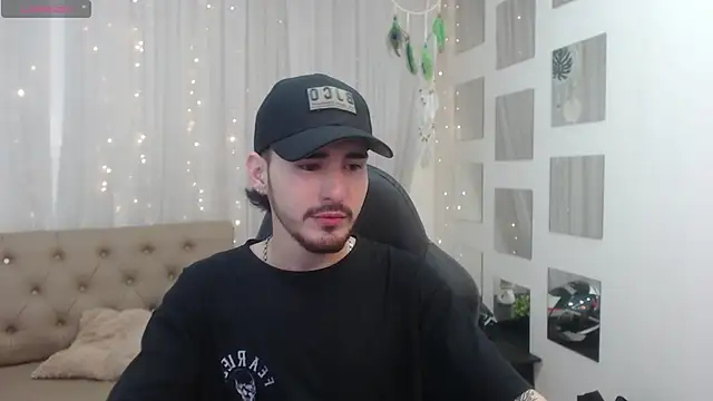 Snapshot of DmitriSanders chatting on December 29, 2024, 12:12 pm DmitriSanders online show from December 29, 2024, 12:12 pm