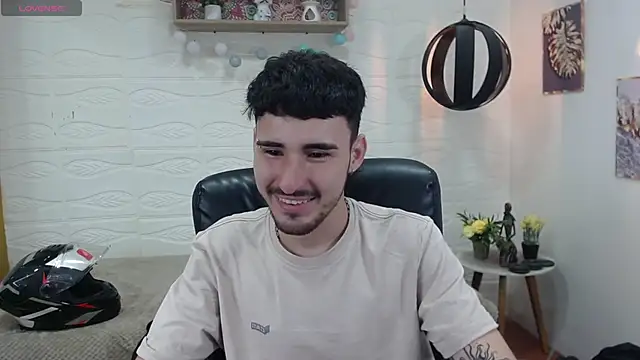 Snapshot of DmitriSanders chatting on January 20, 2025, 8:07 pm DmitriSanders online show from January 20, 2025, 8:07 pm