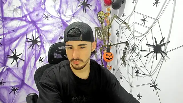 Snapshot of DmitriSanders chatting on September 28, 2025, 1:22 am DmitriSanders online show from September 28, 2025, 1:22 am